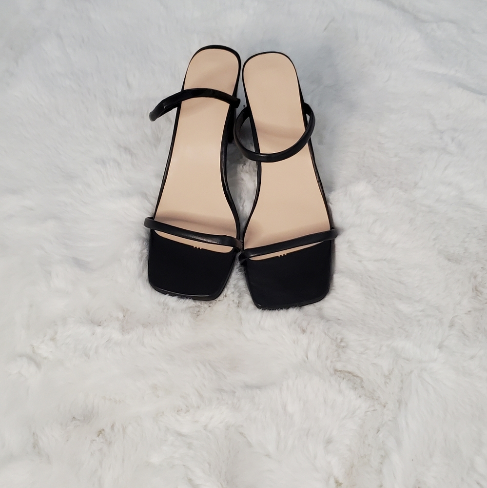 Square tie black heels